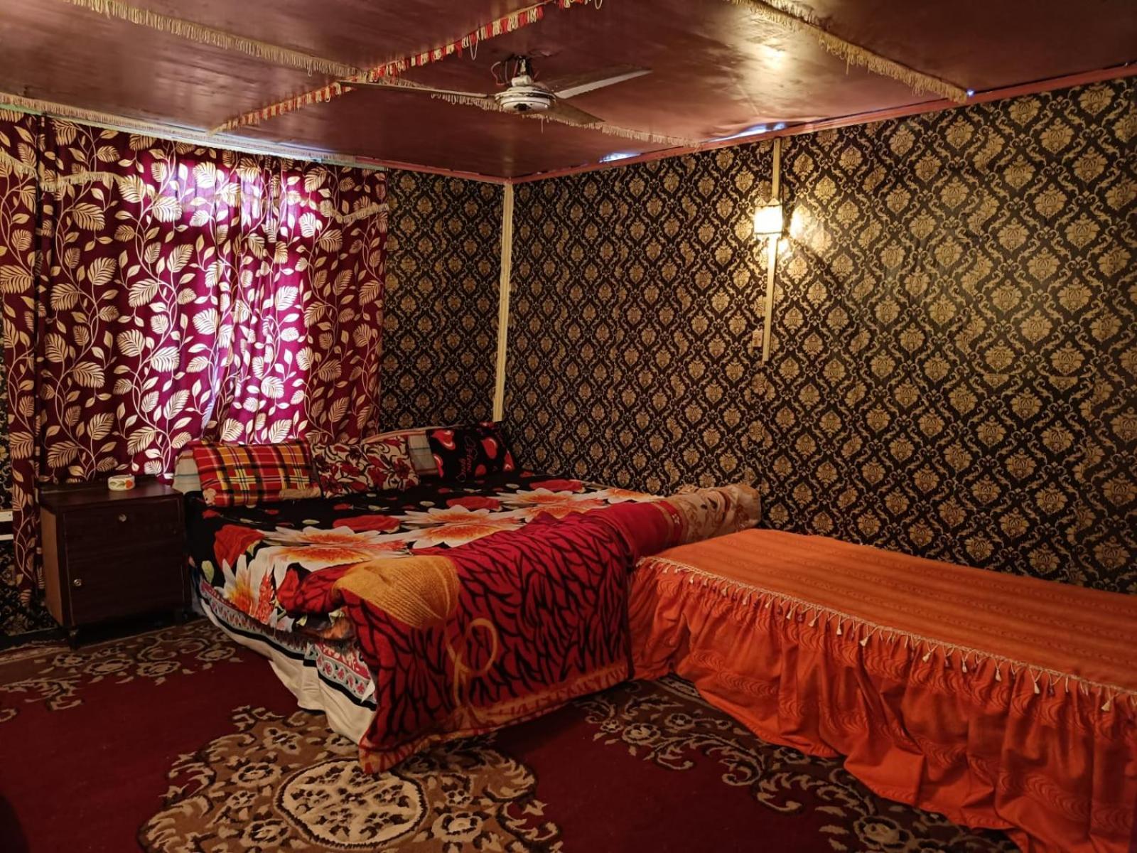 Hotel Island Srīnagar Екстериор снимка