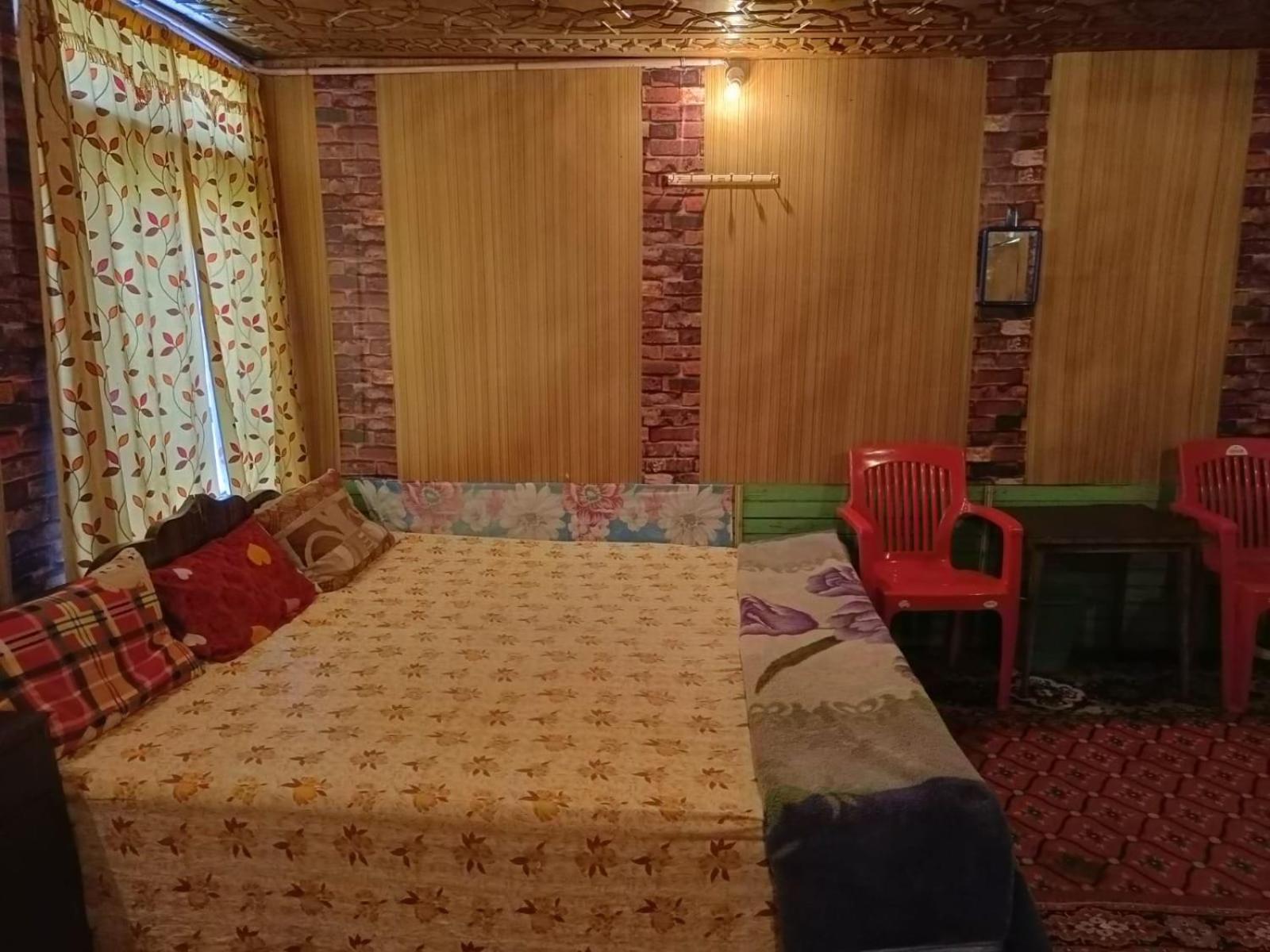 Hotel Island Srīnagar Екстериор снимка